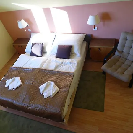 Hotel Kenese