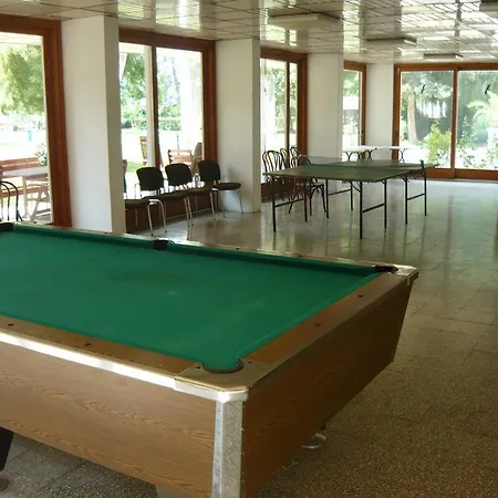 ホテル Hotel Kenese バラトンケネシェ
