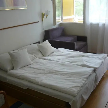 Hotel Kenese ホテル バラトンケネシェ